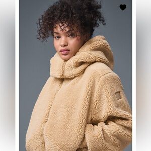 Alo Yoga Foxy Sherpa Jacket Carmel size large